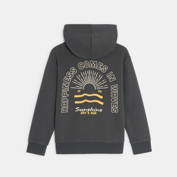 سويت شيرت رمادي غامق للأولاد بغطاء للرأس بنقشة من الأمام والظهر